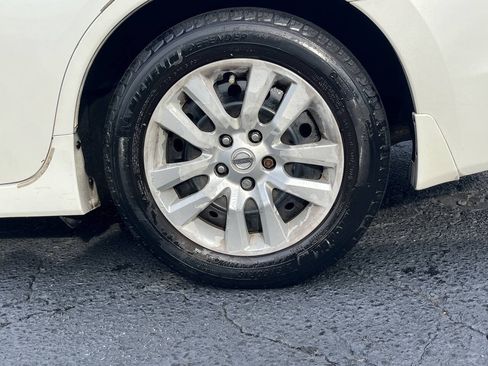 Used 2013 Nissan Altima 2.5 S FWD image 10