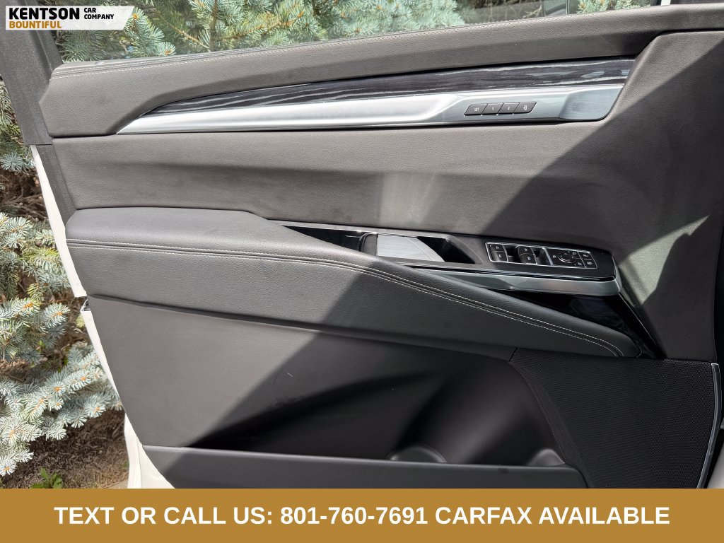 Used 2025 Cadillac Escalade ESV Sport w/ LPO, ONYX Package AWD/4WD image 19
