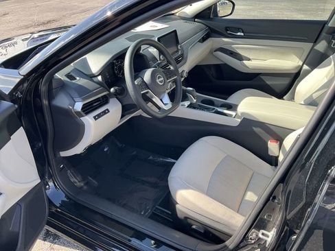 Certified 2025 Nissan Altima 2.5 SV image 10