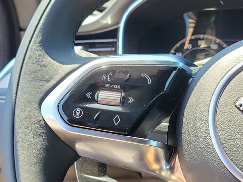 Used 2025 Jaguar F-PACE R-Dynamic S AWD/4WD image 18