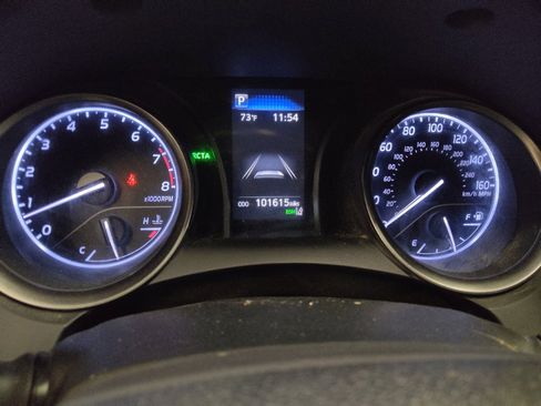 Used 2022 Toyota Camry SE w/ Convenience Package FWD image 23