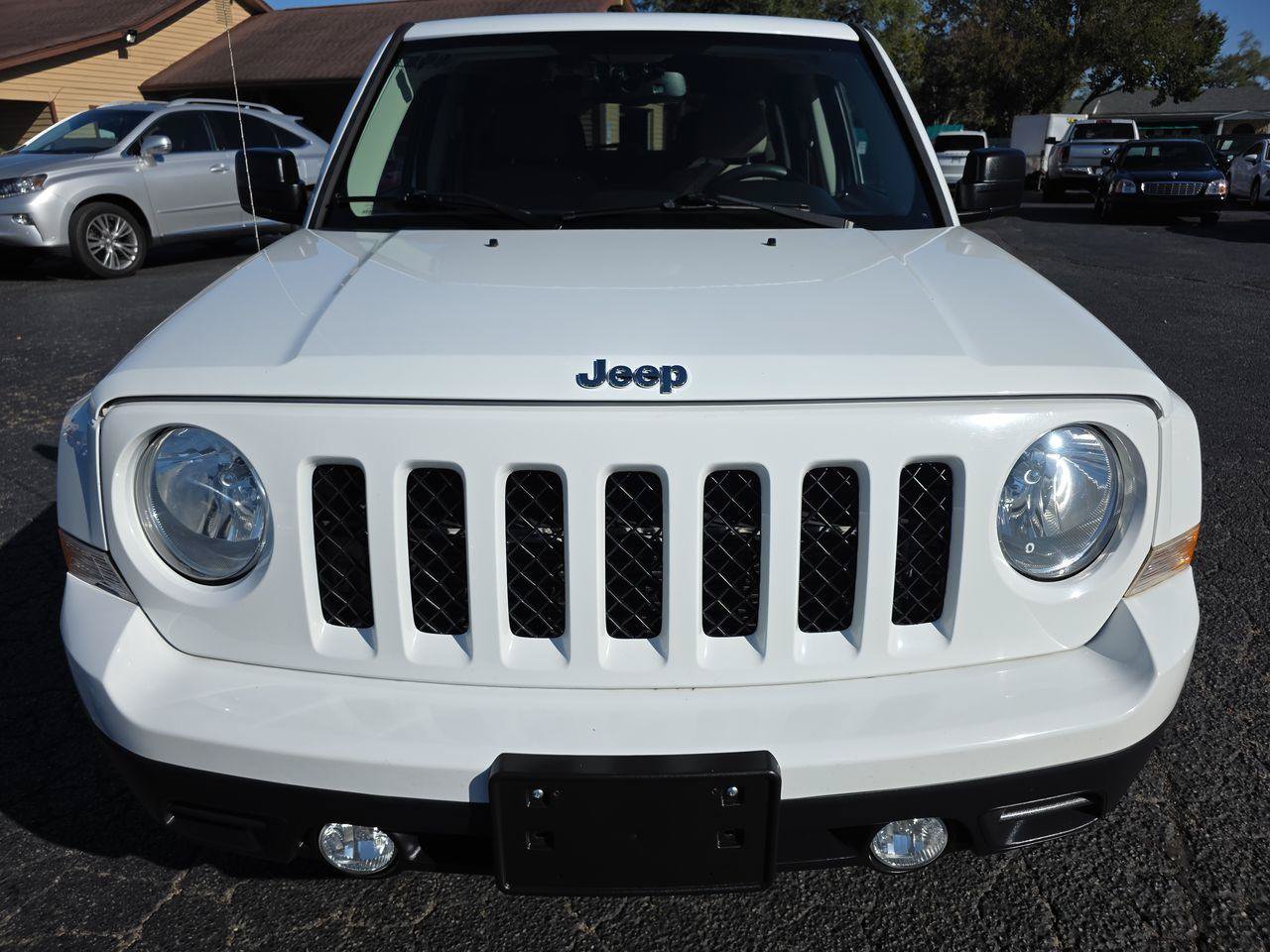 Used 2017 Jeep Patriot Sport w/ Power Value Group AWD/4WD image 12