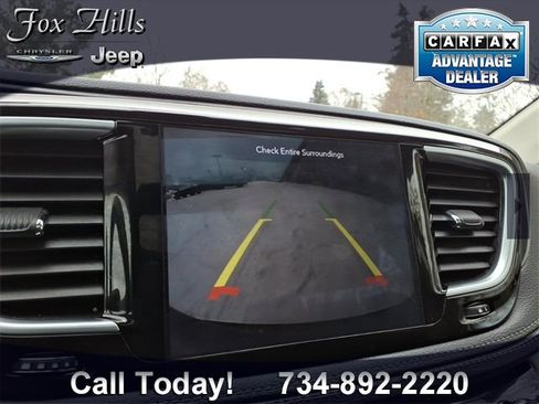 Used 2020 Chrysler Pacifica Limited image 23