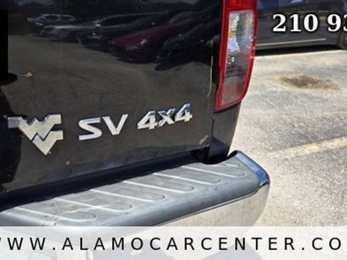 Used 2012 Nissan Frontier SV AWD/4WD image 13