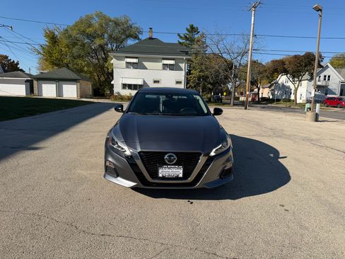 Used 2022 Nissan Altima 2.5 SR image 2