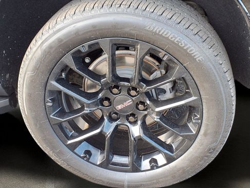 Used 2022 GMC Yukon XL SLT w/ SLT Luxury Package image 32