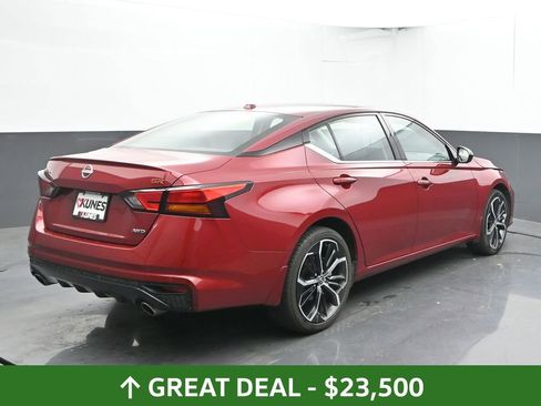 Used 2024 Nissan Altima 2.5 SR w/ SR Premium Package image 11