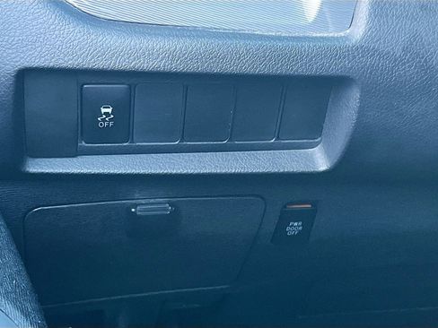 Used 2020 Toyota Sienna SE w/ Carpet Mat Package FWD image 10