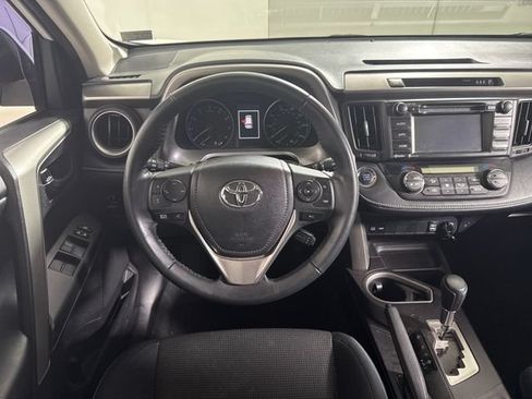 Used 2017 Toyota RAV4 XLE AWD/4WD image 19