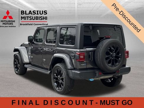 Used 2023 Jeep Wrangler Unlimited Sahara w/ Cold Weather Group AWD/4WD image 6
