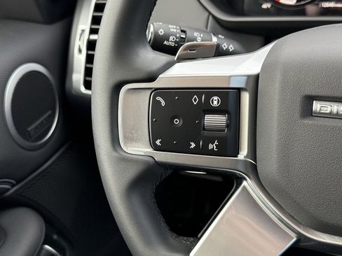 Certified 2025 Land Rover Discovery Dynamic SE image 19
