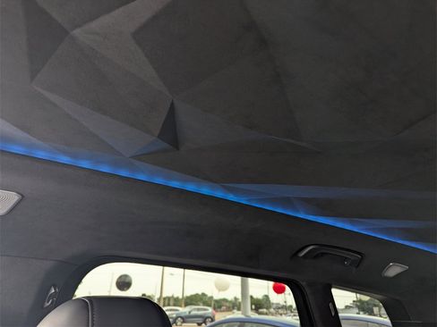 Used 2023 BMW XM w/ M Driver's Package image 16