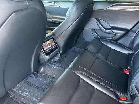 Used 2022 Tesla Model S AWD/4WD image 11