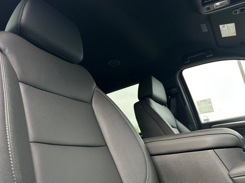 New 2026 Chevrolet Suburban LT w/ LPO, Dark Essentials Package image 18