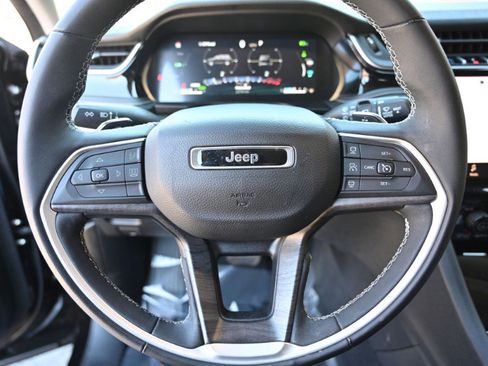 Used 2023 Jeep Grand Cherokee 30th Anniversary AWD/4WD image 28