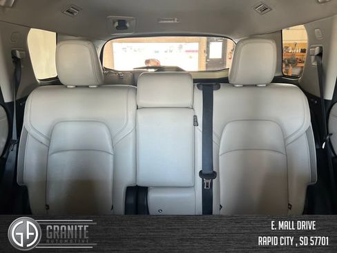 Used 2025 Nissan Pathfinder SL FWD image 36