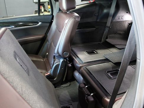 Used 2020 Cadillac XT6 Premium Luxury image 19