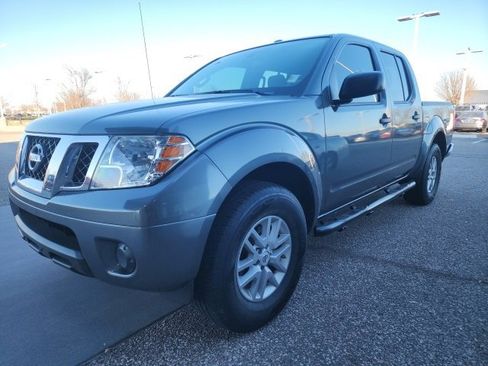 Certified 2016 Nissan Frontier SV image 3