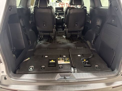 Used 2025 Toyota Sienna XLE Woodland Edition AWD/4WD image 17