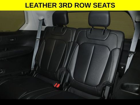 Used 2022 Jeep Grand Cherokee L Limited w/ Black Appearance Package AWD/4WD image 13