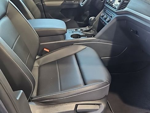 Used 2023 Volkswagen Atlas SE image 13