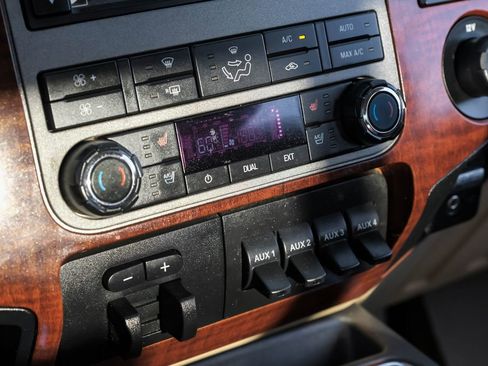 Used 2012 Ford F250 King Ranch w/ King Ranch w/Chrome Pkg image 27