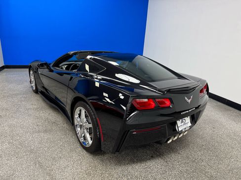 Used 2015 Chevrolet Corvette Stingray Coupe w/ 2LT Preferred Equipment Group image 10