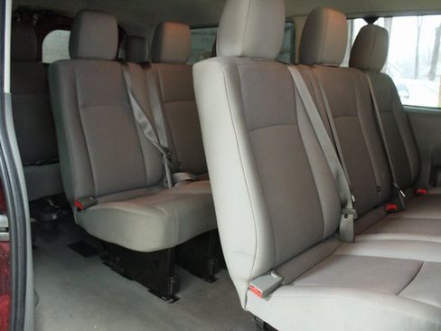 Used 2018 Nissan NV 3500 SV image 9