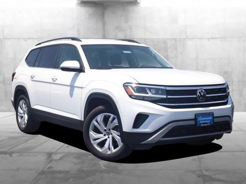 Certified 2023 Volkswagen Atlas SE w/ Black Wheel Package AWD/4WD image 2