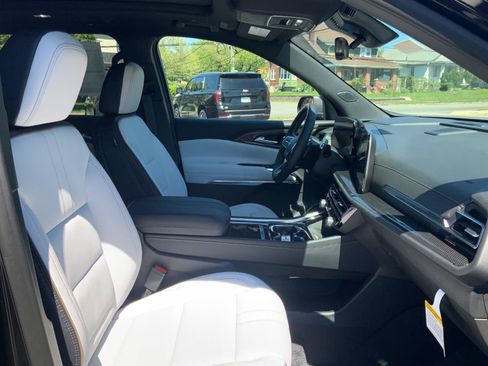 New 2026 Chevrolet Traverse High Country AWD/4WD image 14