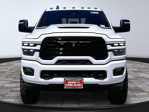 New 2026 RAM 3500 Laramie AWD/4WD image 28