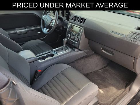 Used 2014 Dodge Challenger R/T RWD image 10