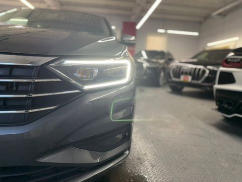 Used 2019 Volkswagen Jetta SEL Premium image 4