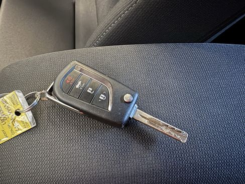 Certified 2025 Toyota Corolla LE image 25