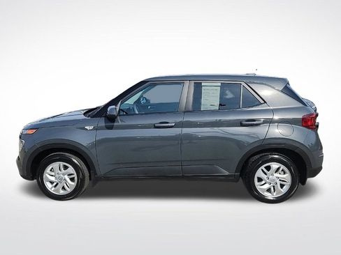 Certified 2025 Hyundai Venue SE FWD image 4