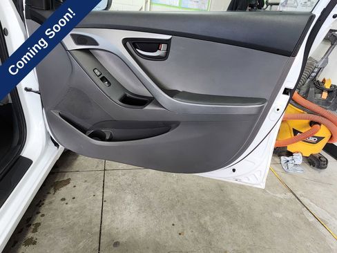 Used 2016 Hyundai Elantra SE FWD image 21