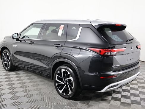 Used 2025 Mitsubishi Outlander SEL image 8
