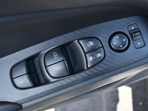 Used 2024 Nissan Altima 2.5 SV FWD image 13