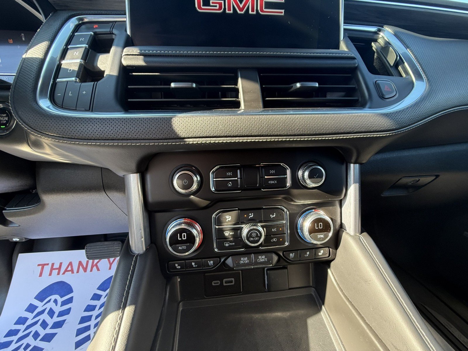 Used 2023 GMC Yukon SLT AWD/4WD image 13