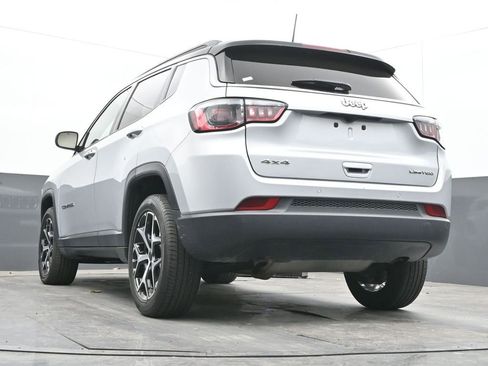 Used 2025 Jeep Compass Limited AWD/4WD image 51