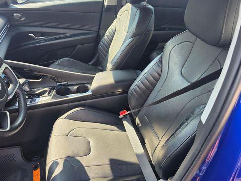 Used 2023 Hyundai Elantra Limited w/ Cargo Package FWD image 9