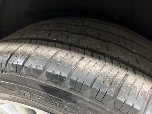 Used 2024 Ford Expedition Limited image 44