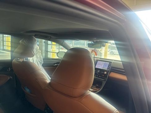 Used 2020 Toyota Avalon Limited FWD image 12