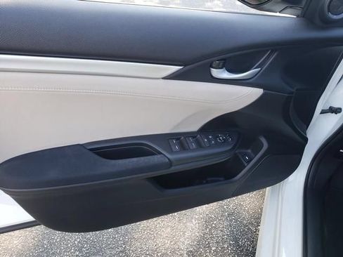 Used 2020 Honda Civic EX image 9