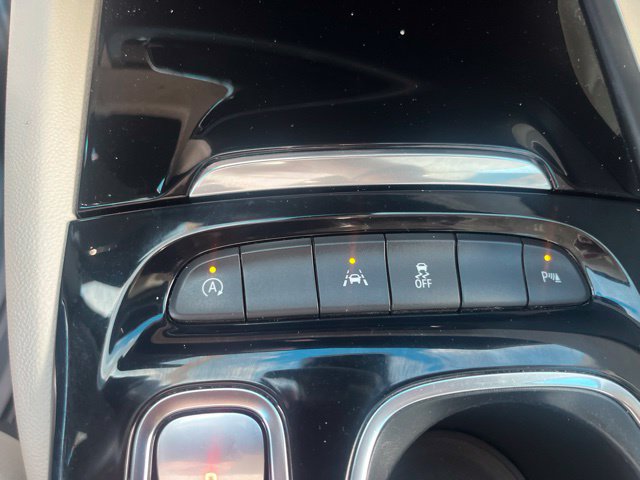 Used 2021 Buick Envision Essence w/ Technology Package I FWD image 17