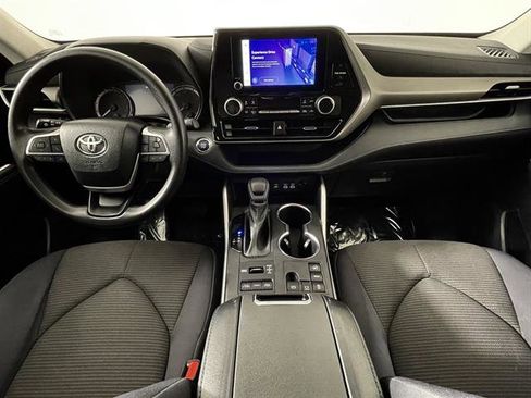Certified 2023 Toyota Highlander L image 12
