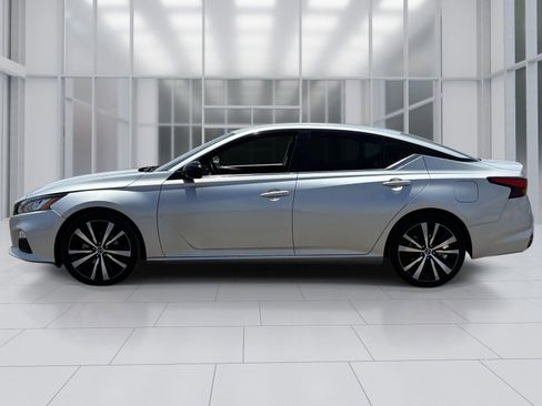 Certified 2021 Nissan Altima 2.5 SR FWD image 5