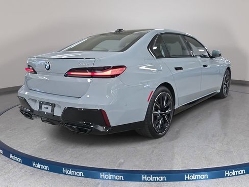 Used 2025 BMW 760i xDrive 760i xDrive w/ Premium Package image 7