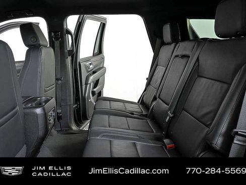 Used 2025 Chevrolet Suburban LT image 20