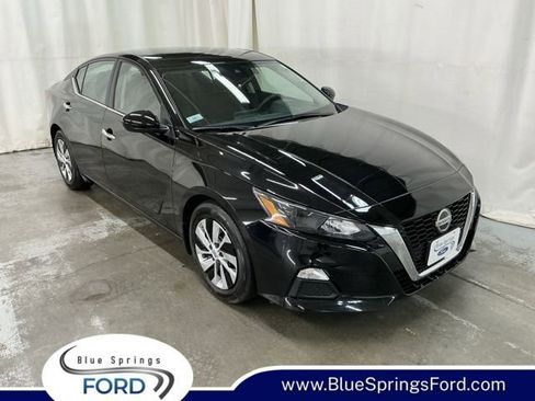 Used 2022 Nissan Altima 2.5 S FWD image 1